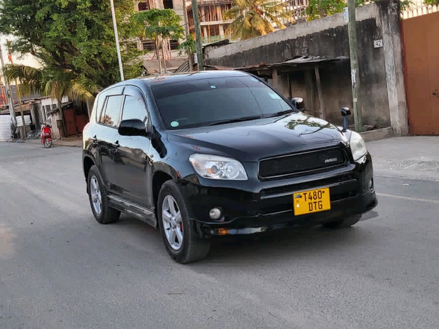 Toyota RAV4 Miss Tanzania 2004 Black thumbnail 2