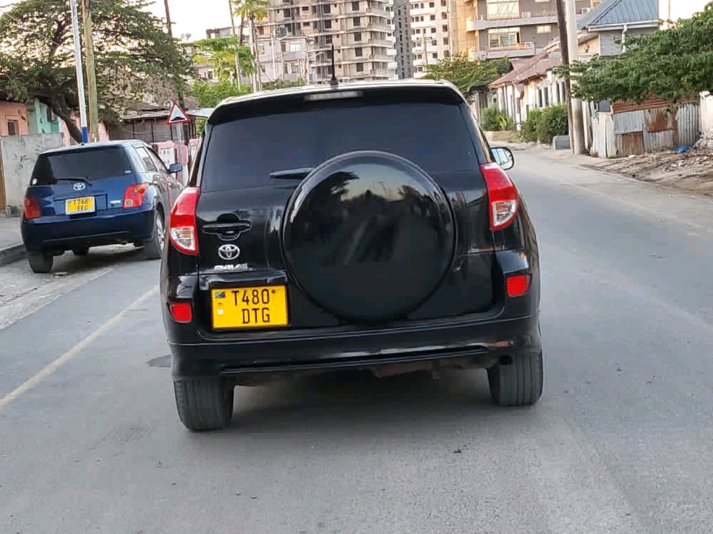 Toyota RAV4 Miss Tanzania 2004 Black thumbnail 5