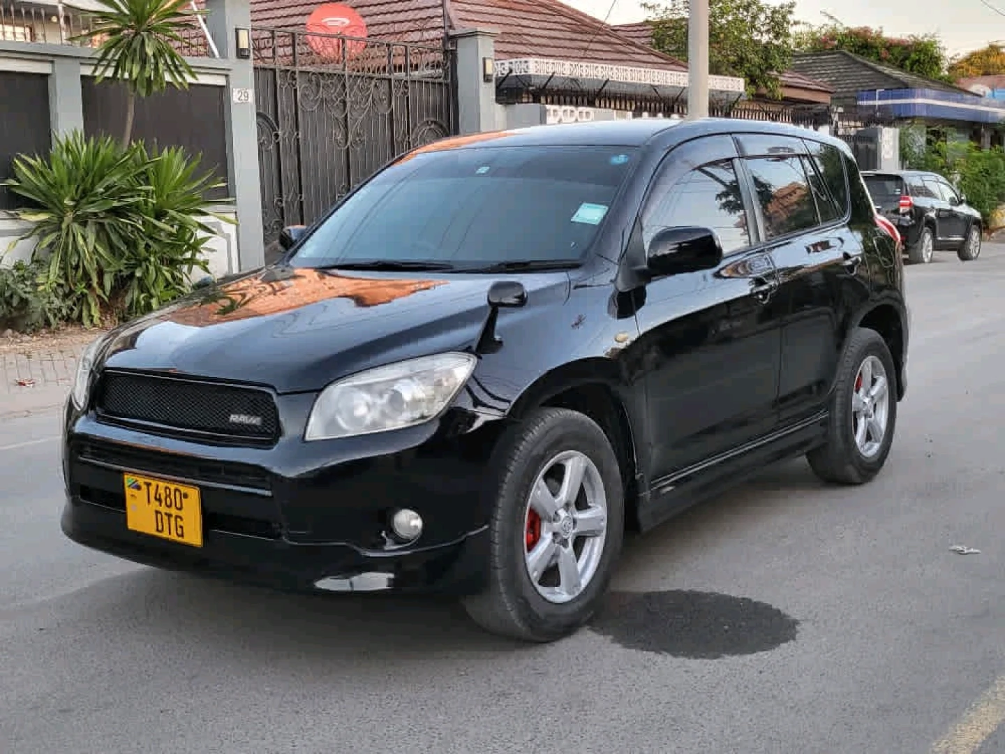 Toyota RAV4 Miss Tanzania 2004 Black thumbnail 6