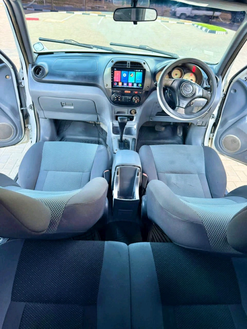 Used White Toyota RAV4 Short Chassis SUV thumbnail 6