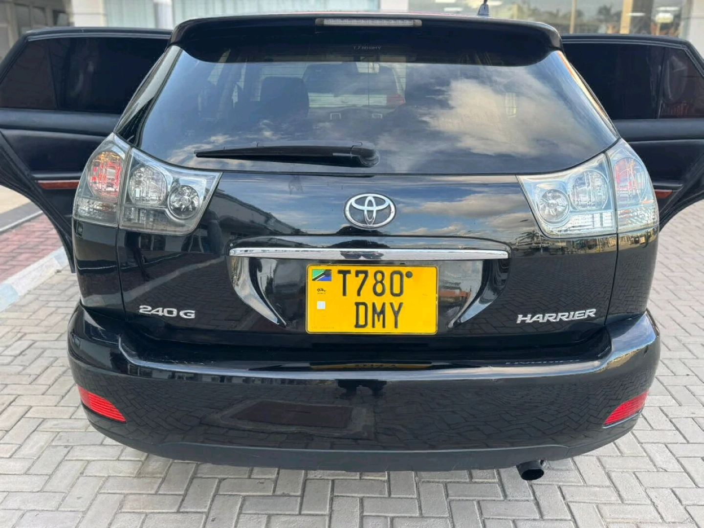 Black Toyota Harrier New 2360 CC thumbnail 3