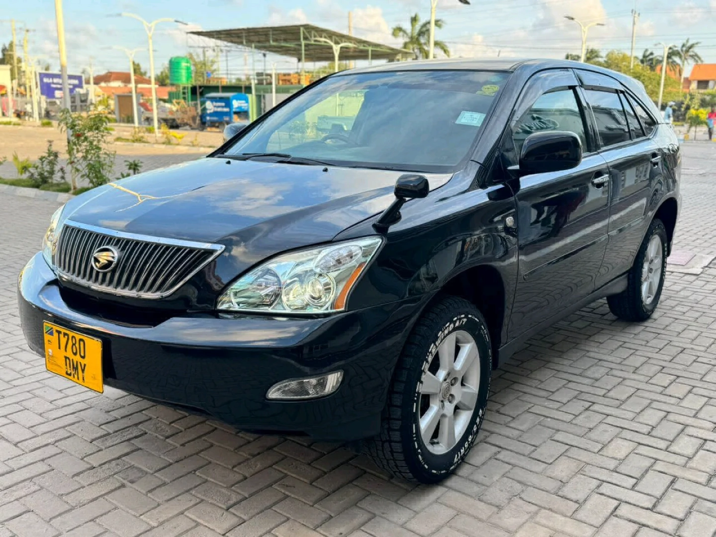 Black Toyota Harrier New 2360 CC thumbnail 4