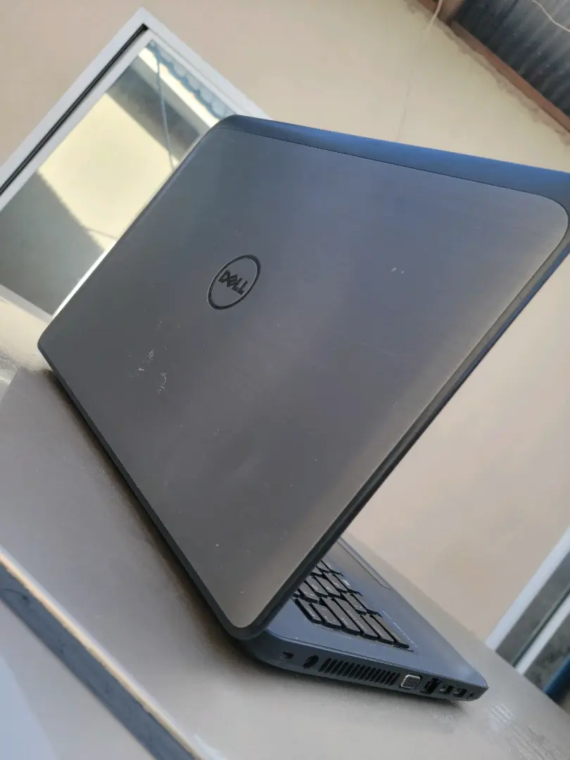 Dell Latitude 3440 Laptop i5, 4GB RAM, 500GB HDD thumbnail 4