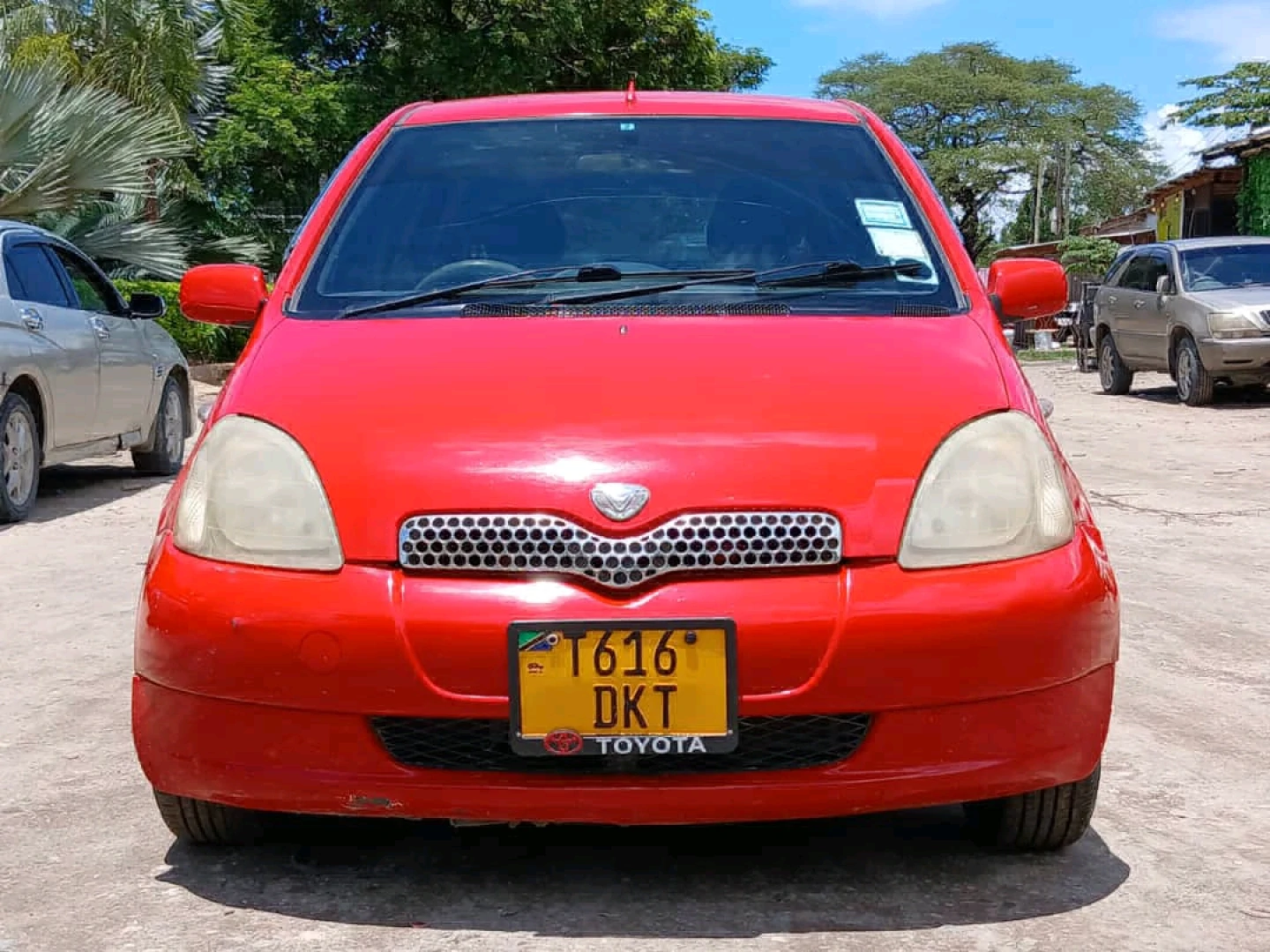 Used Red Toyota Vitz Hatchback (1290cc) thumbnail 2
