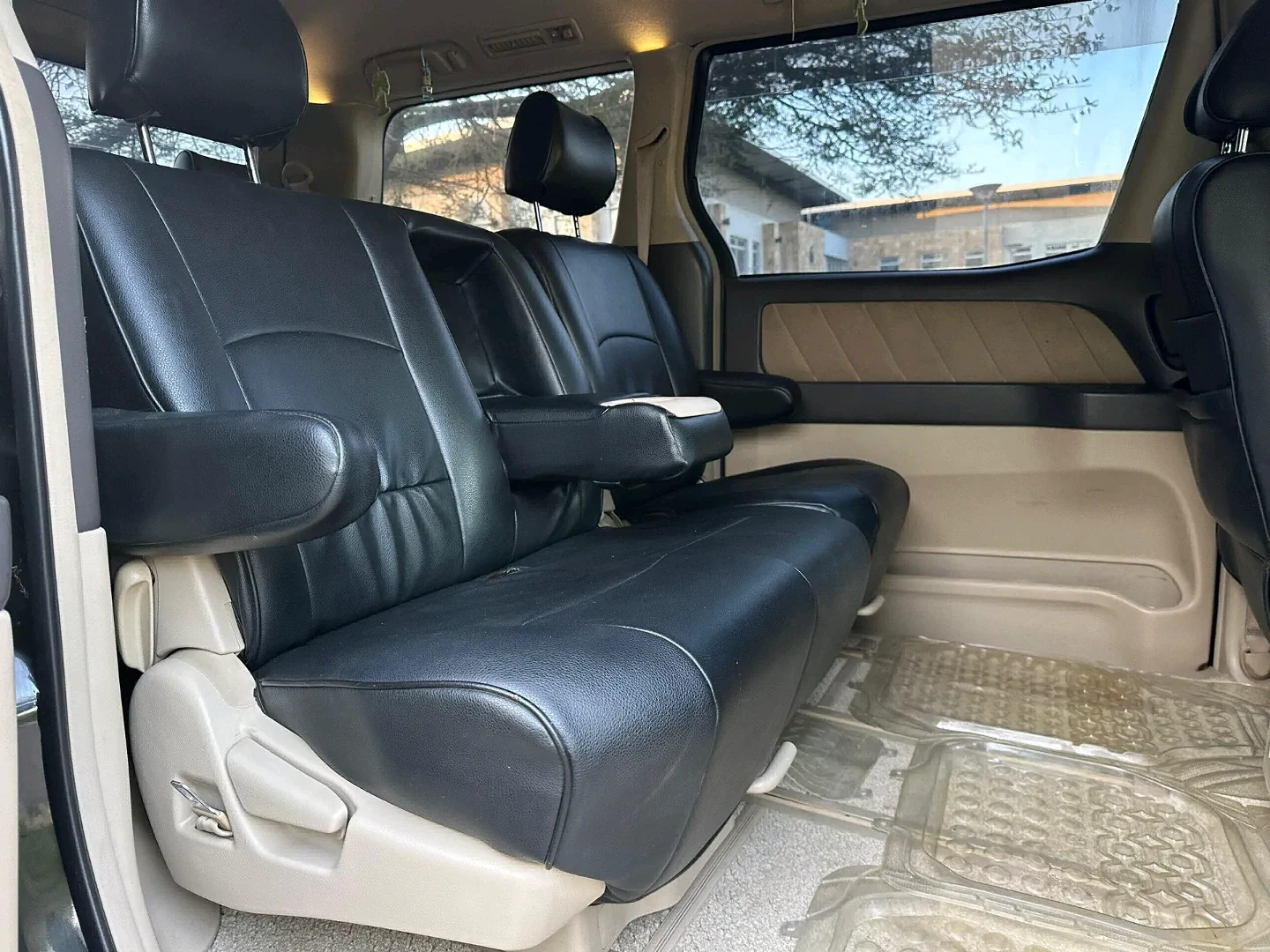 Toyota Alphard 2005 Black Minivan thumbnail 5