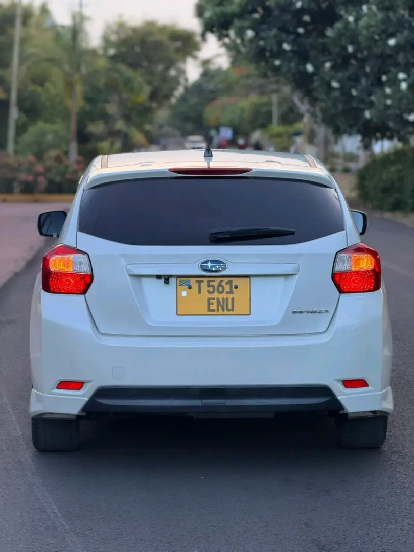 2013 Subaru Impreza Hatchback, 1990cc thumbnail 6