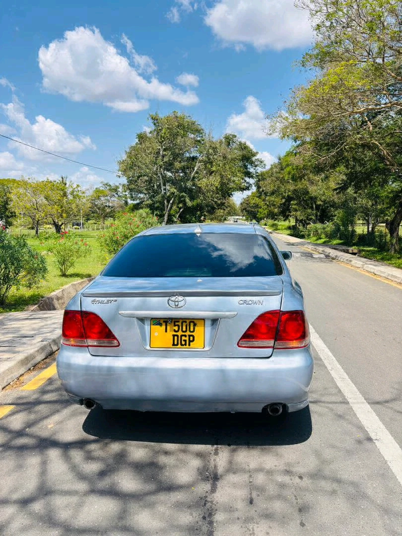 Toyota Crown Athlete 2004 Low Mileage thumbnail 6