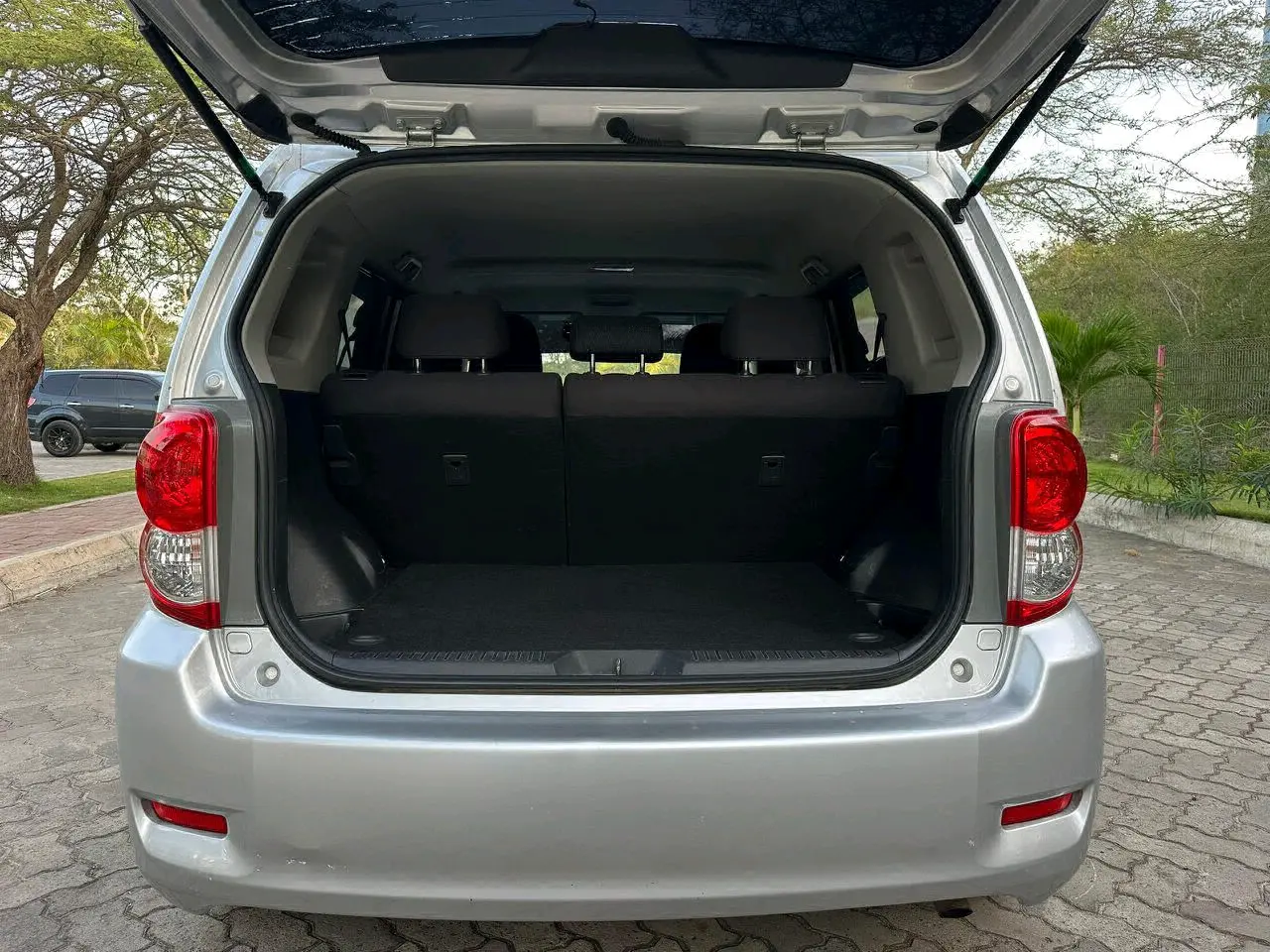 2009 Silver Toyota Rumion 1.5L AC Exchange Allowed thumbnail 6