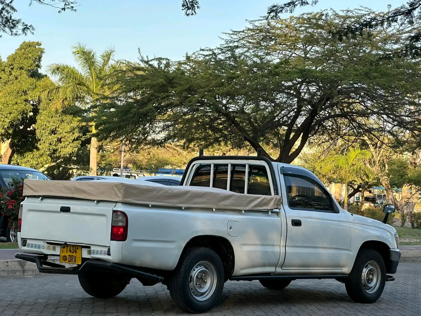 Toyota Hilux Pickup Single Cabin 1998 thumbnail 5