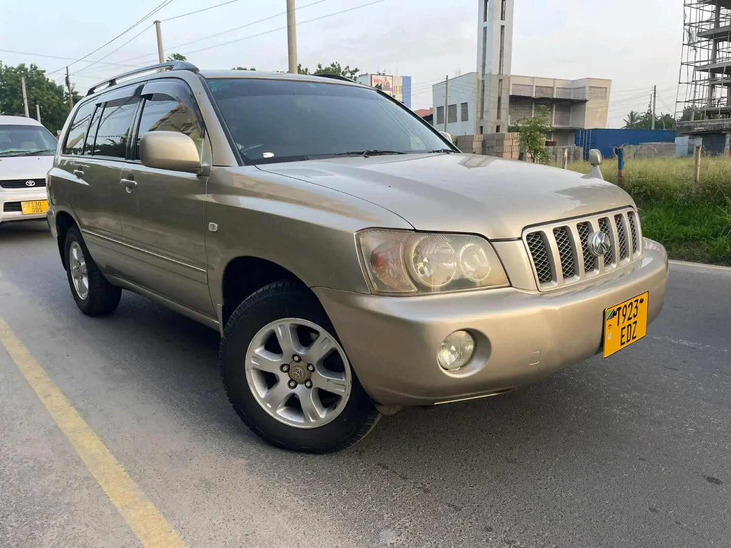 Toyota Kluger 2002, Gold/Beige thumbnail 3