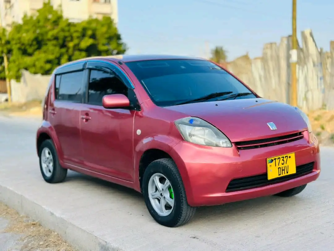 Pink Toyota Passo thumbnail 6