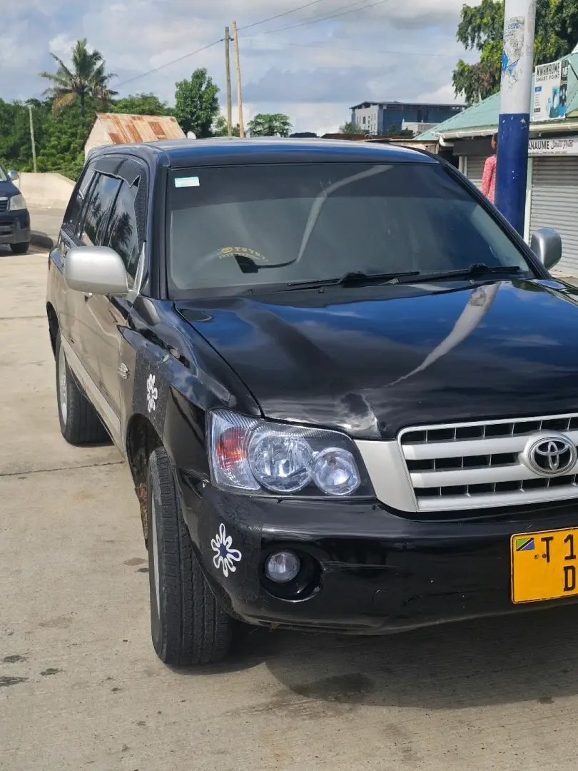 Toyota Kluger 2004 (DBY) thumbnail 3