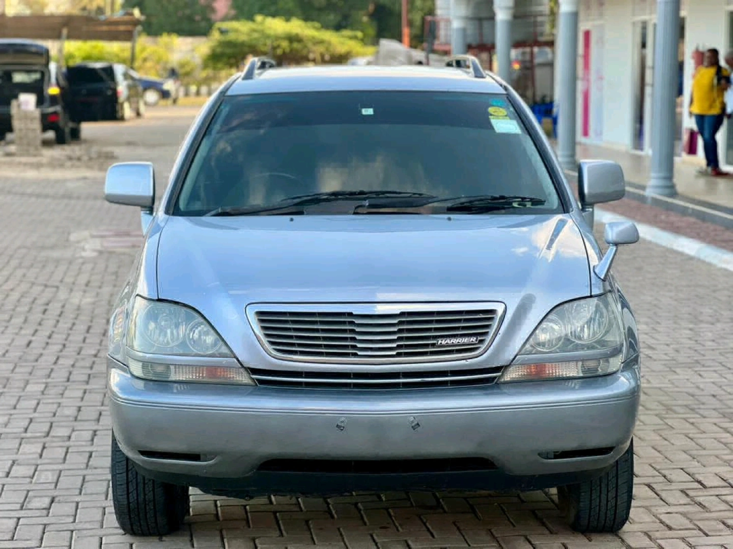 Toyota Harrier Old Model Inauzwa