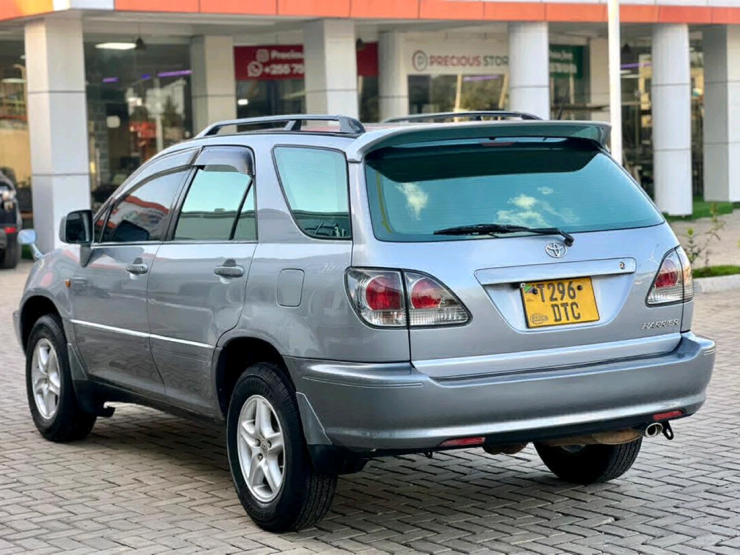 Toyota Harrier Old Model Inauzwa thumbnail 2