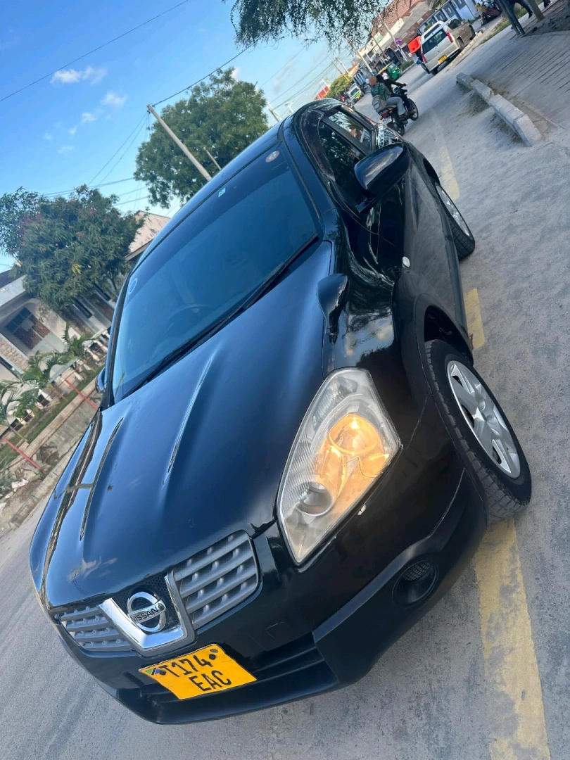 Nissan Dualis Black Car thumbnail 2