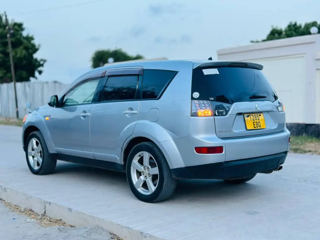 2008 Mitsubishi Outlander 2350cc Automatic thumbnail 5