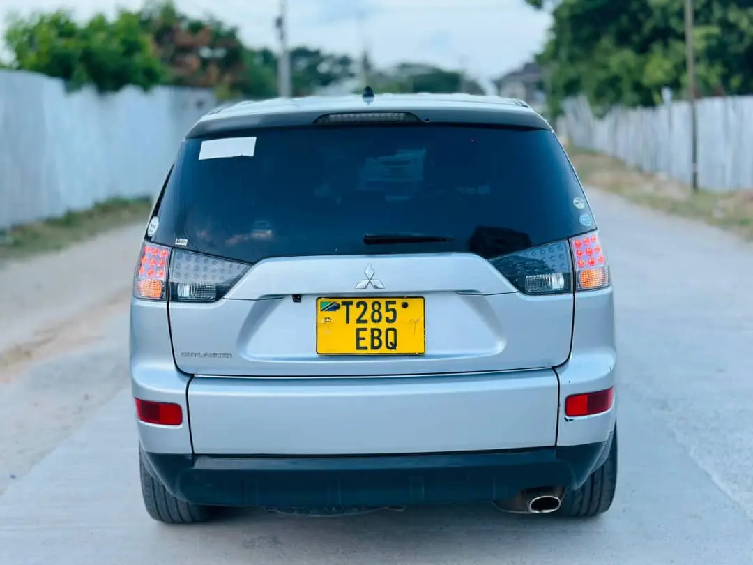 2008 Mitsubishi Outlander 2350cc Automatic thumbnail 6