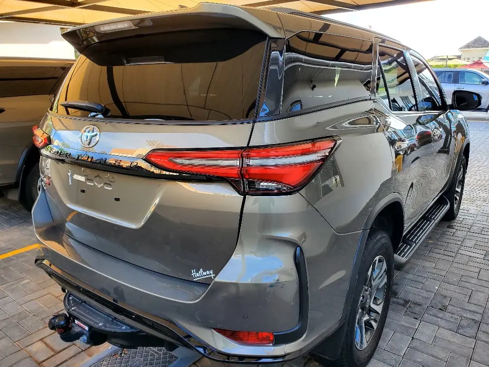 Toyota Fortuner VX 2.8 GD6 (2024/25) thumbnail 6