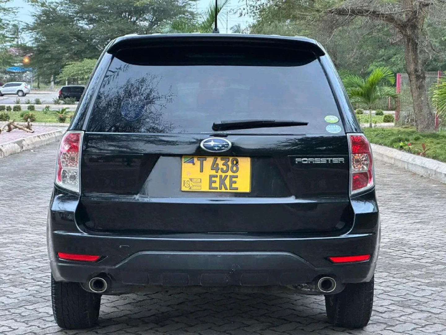Black Subaru Forester EKE 2009 Model thumbnail 2