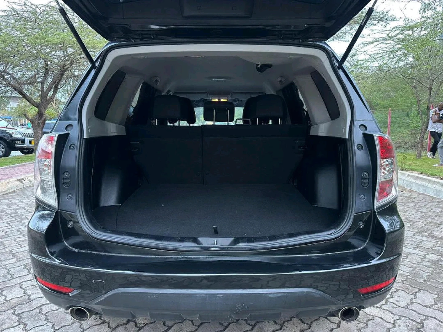Black Subaru Forester EKE 2009 Model thumbnail 5