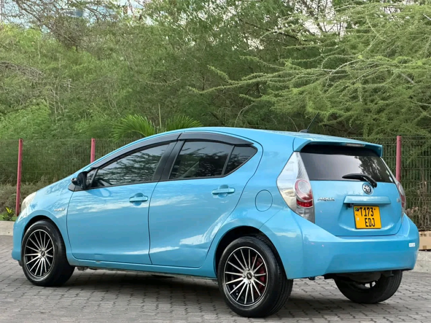 Toyota Aqua Hybrid 2013 - 1490cc, Clean Condition thumbnail 2