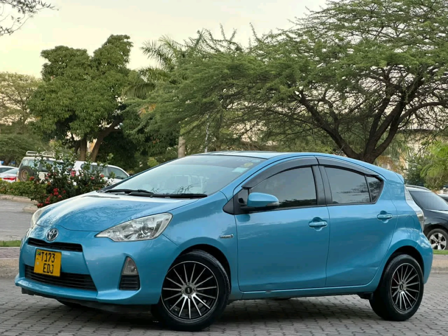 Toyota Aqua Hybrid 2013 - 1490cc, Clean Condition thumbnail 3