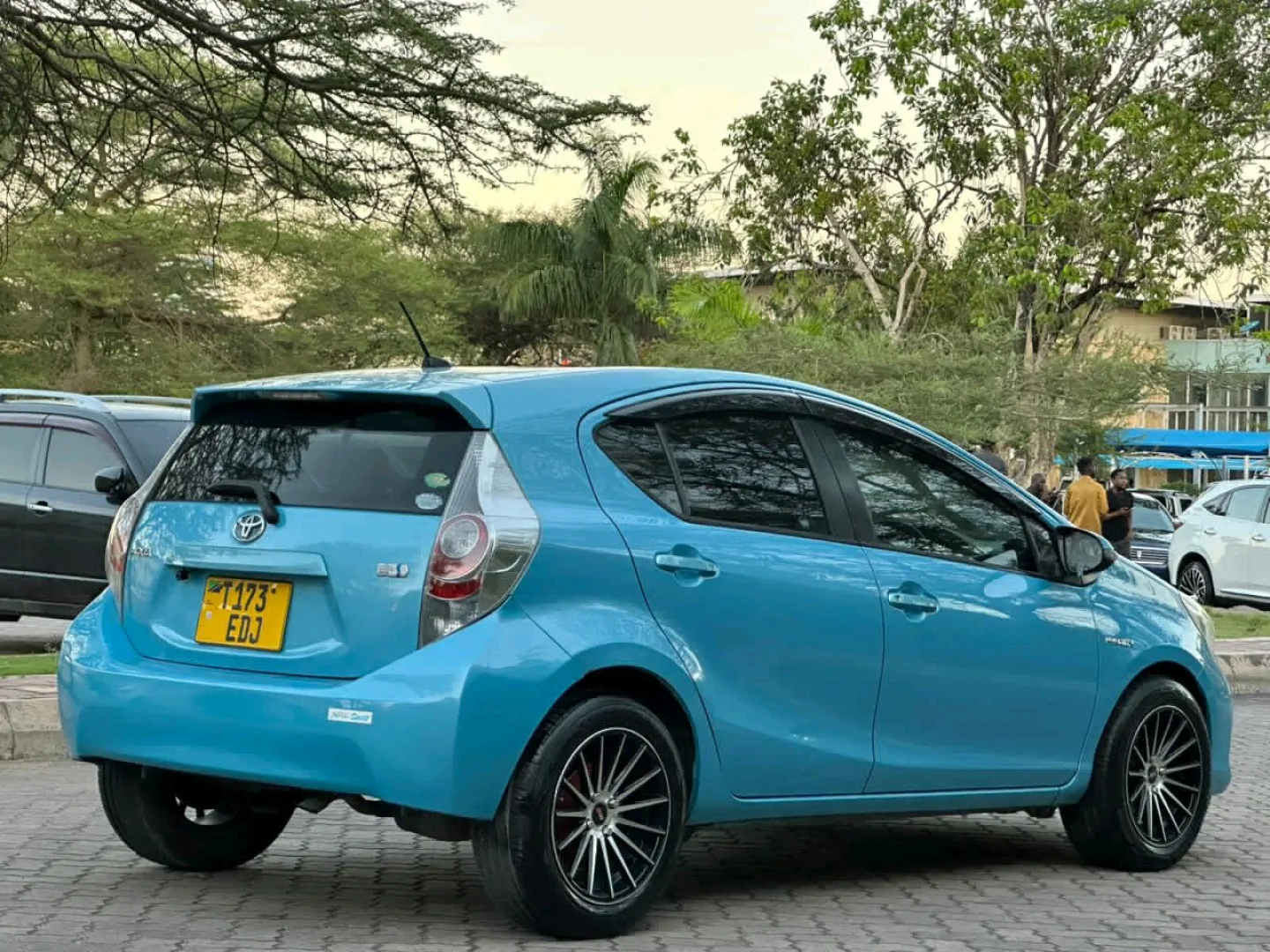 Toyota Aqua Hybrid 2013 - 1490cc, Clean Condition thumbnail 5