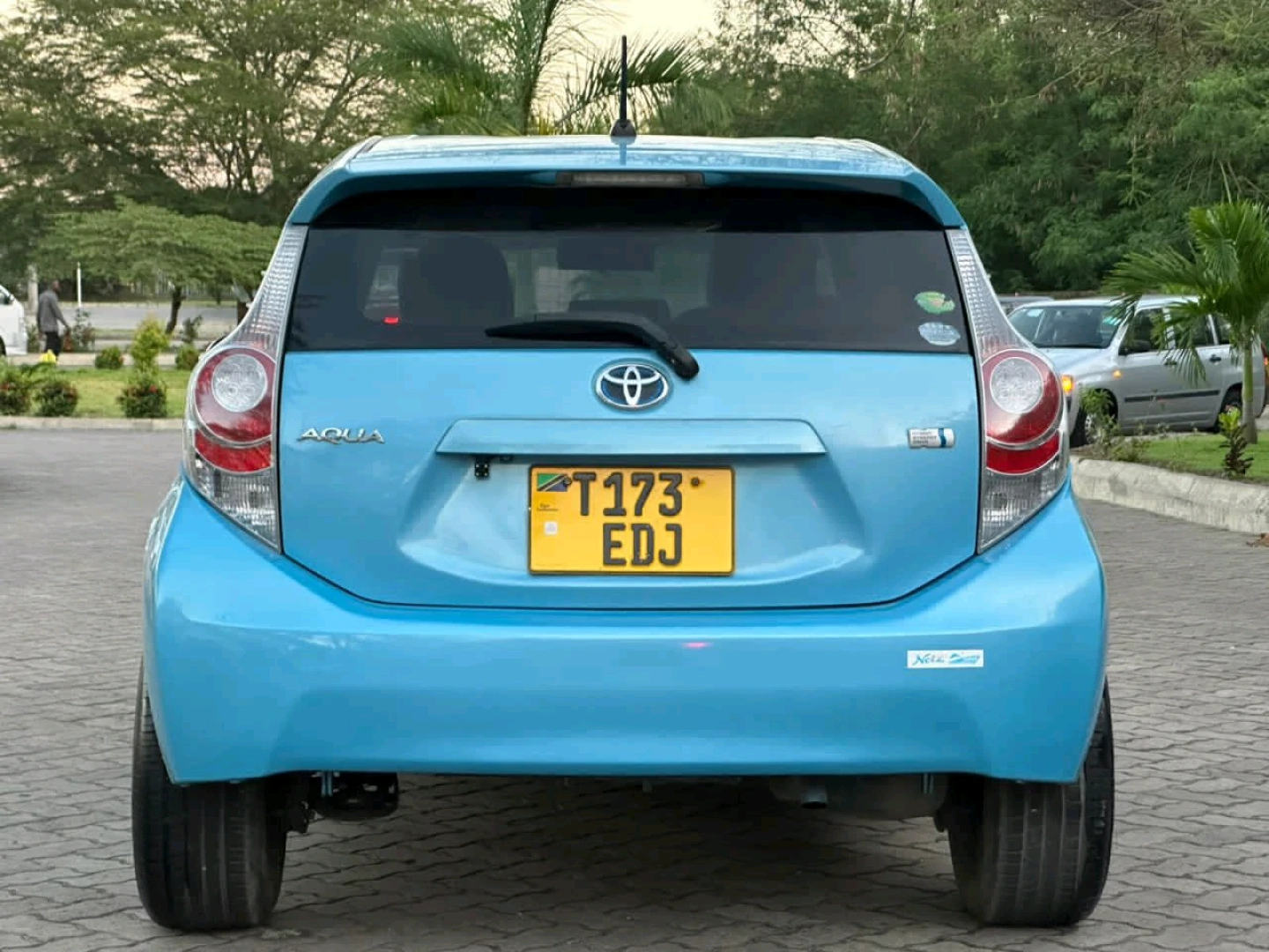 Toyota Aqua Hybrid 2013 - 1490cc, Clean Condition thumbnail 6
