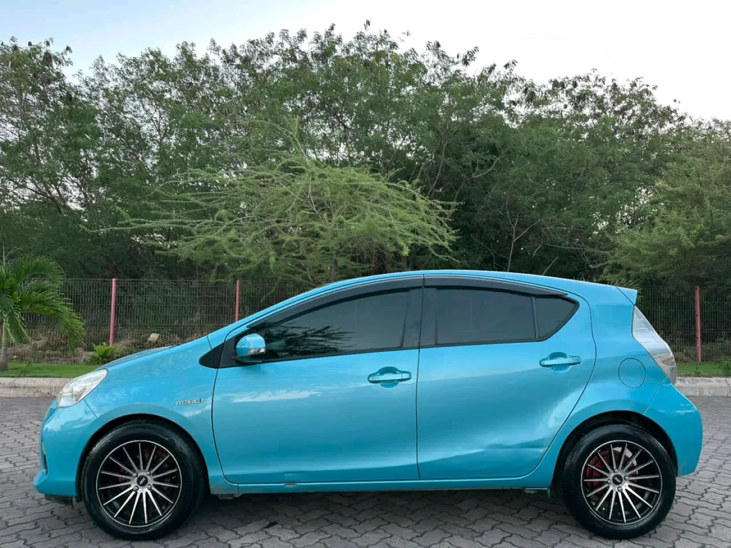 Toyota Aqua Hybrid 2013 - 1490cc, Clean Condition thumbnail 7