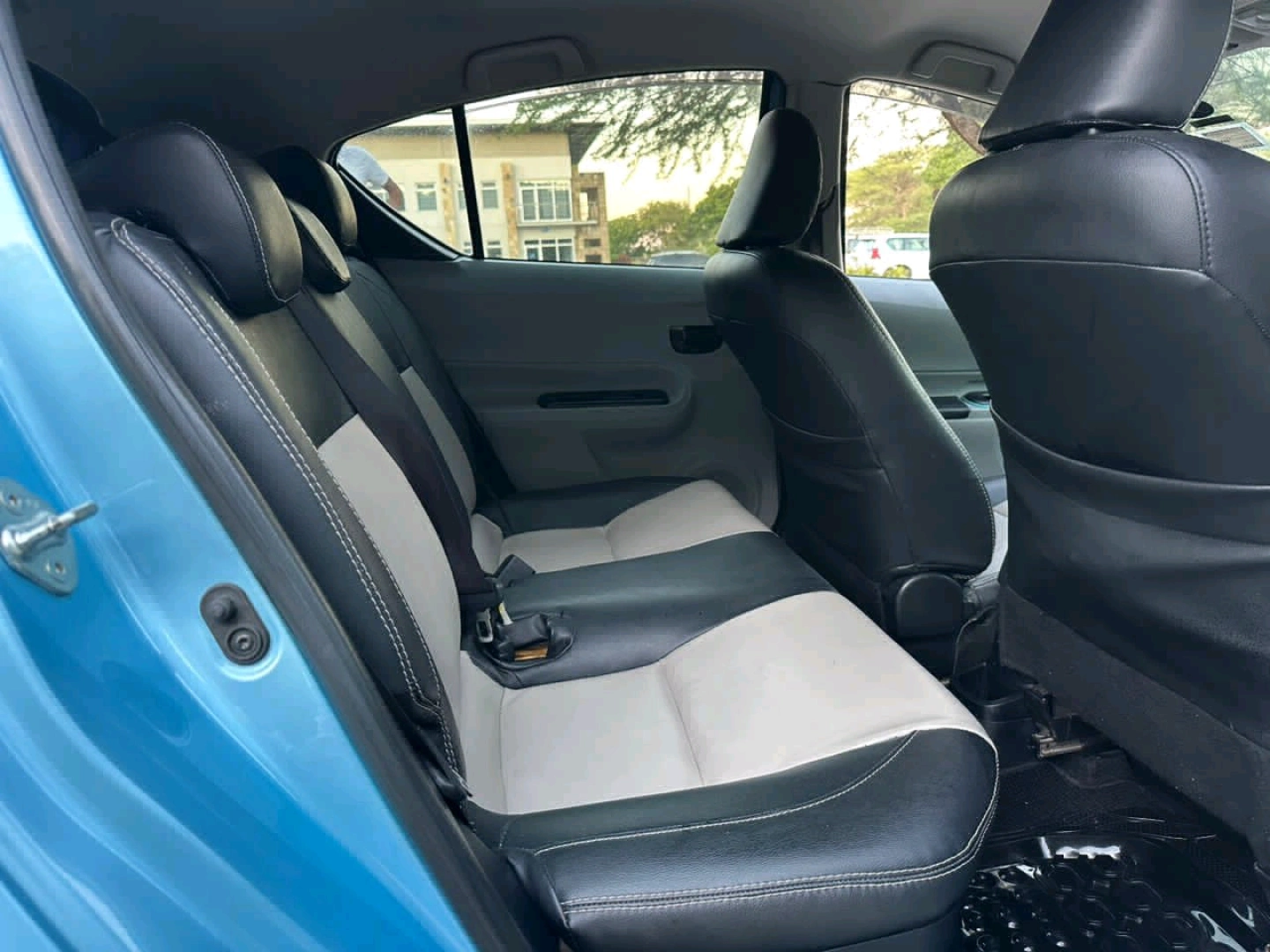 Toyota Aqua Hybrid 2013 - 1490cc, Clean Condition thumbnail 8
