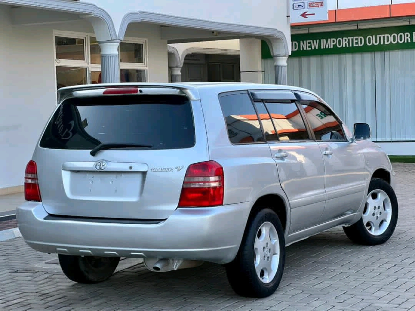 Toyota Kluger SUV 2004 (Low Mileage) thumbnail 4