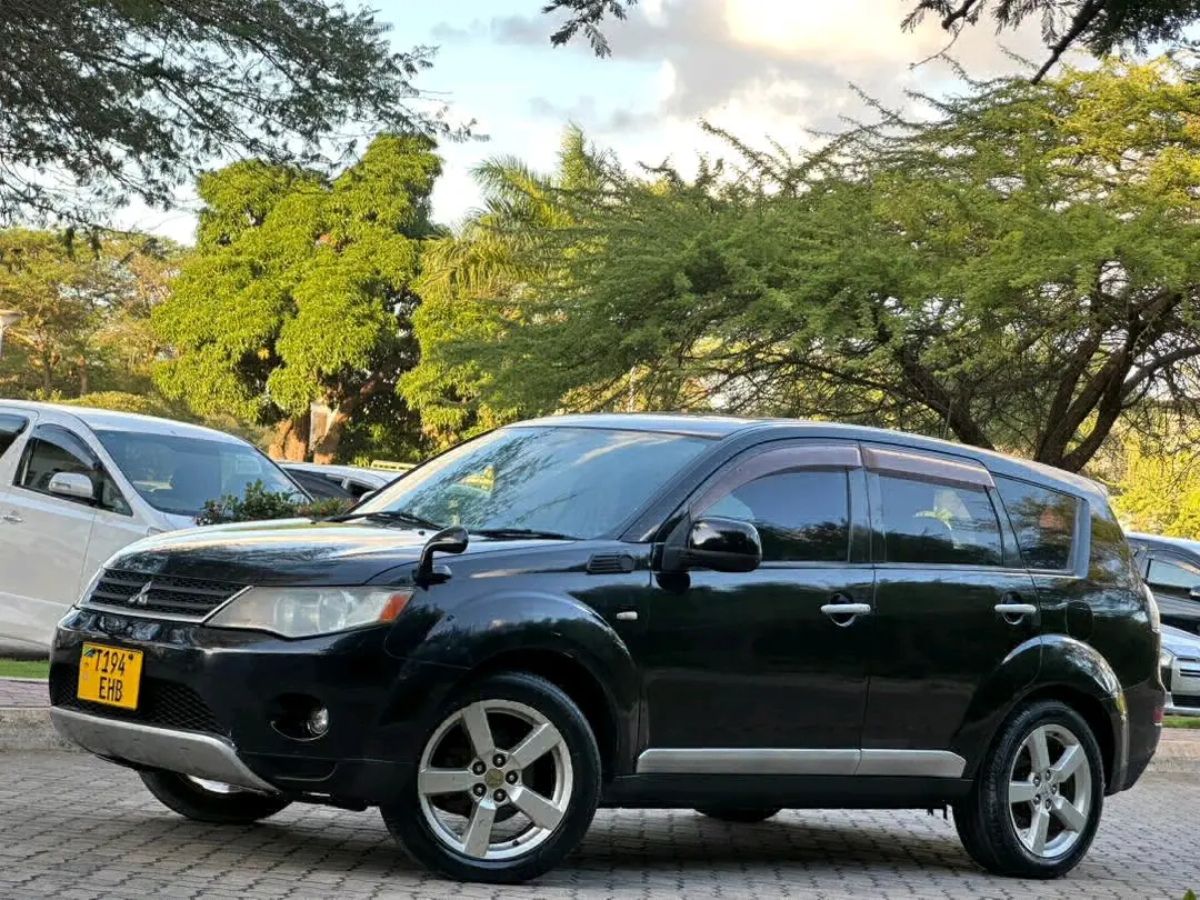 2007 Mitsubishi Outlander (EHB) thumbnail 3