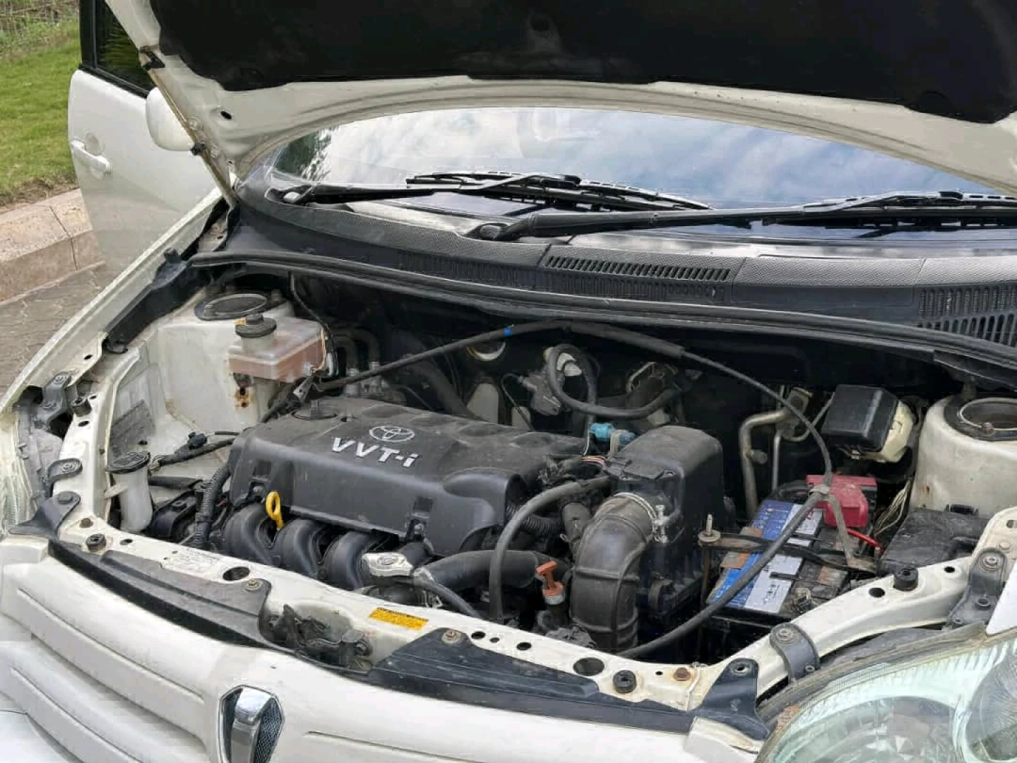 Toyota Ist Car thumbnail 8