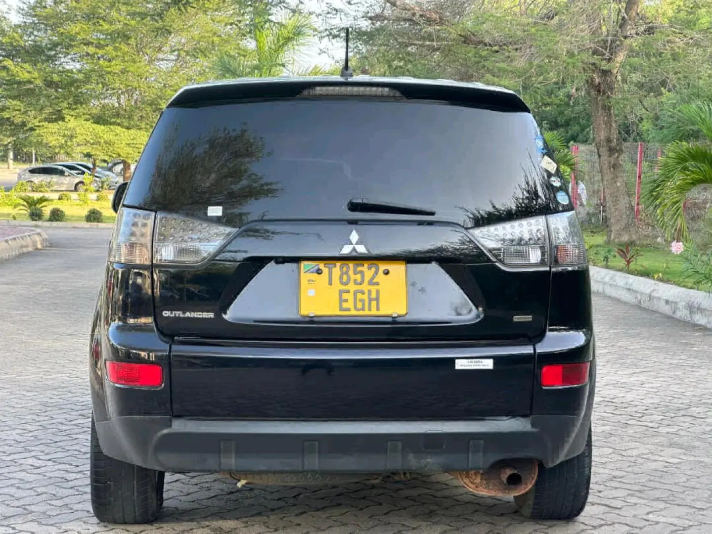 2009 Black Mitsubishi Outlander for Sale thumbnail 5
