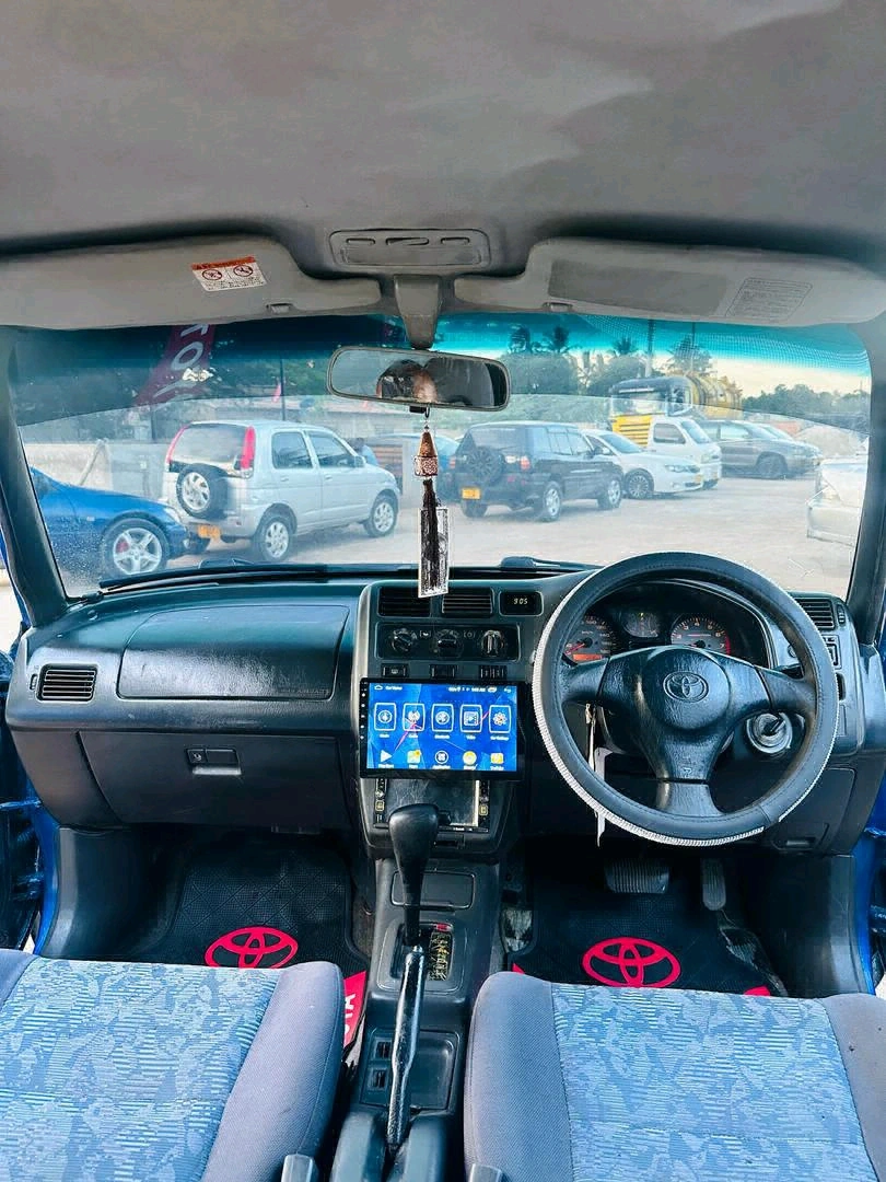 Toyota RAV4 Old Model (Reg DFV) thumbnail 8
