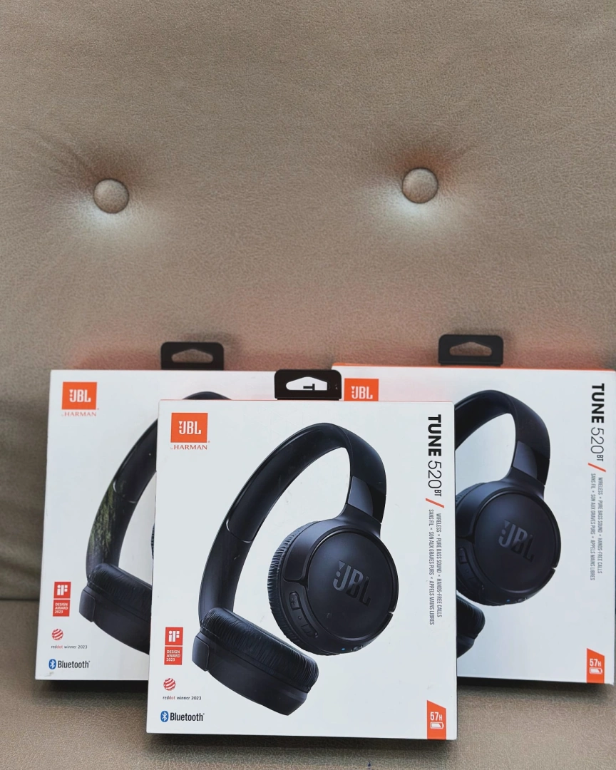 JBL Tune 520BT Wireless Over-Ear Headphones thumbnail 2