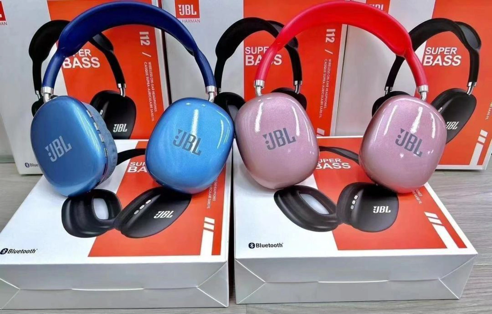 JBL Tune 520BT Wireless Over-Ear Headphones thumbnail 3