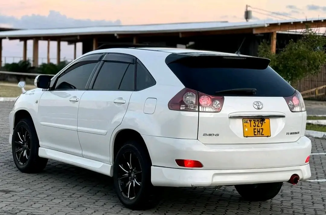 Toyota Harrier 2006, White, Full Option thumbnail 2