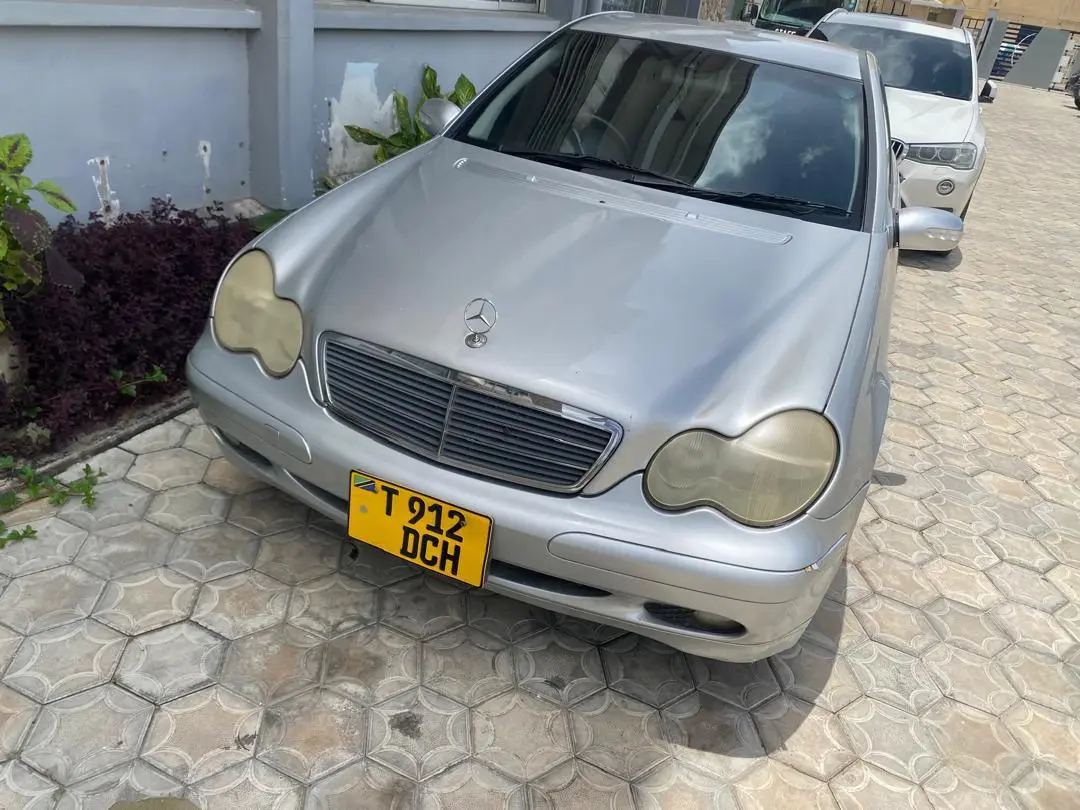 Mercedes Benz C180 (C-Class)