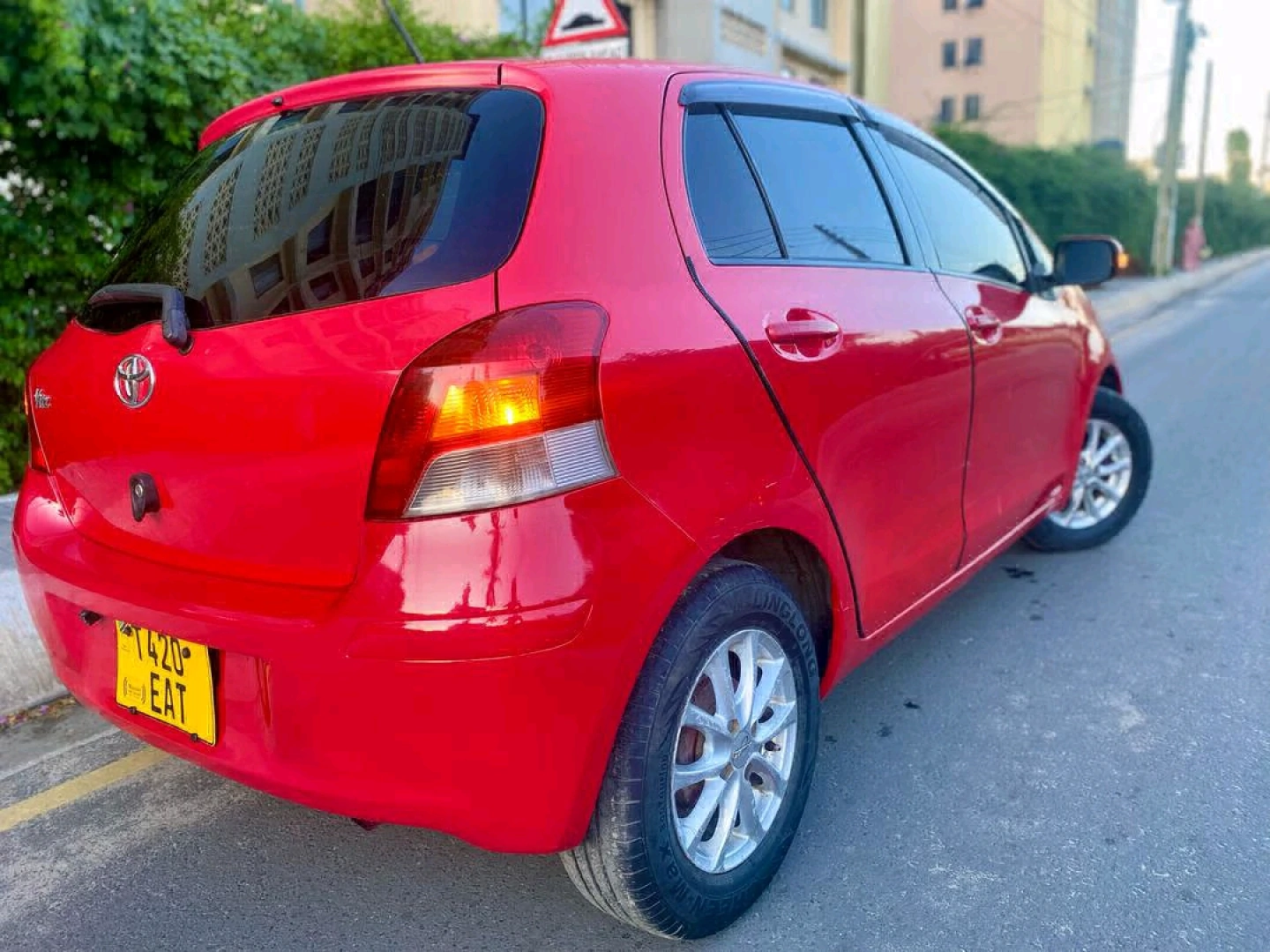Toyota Vitz New Model Red Car thumbnail 2