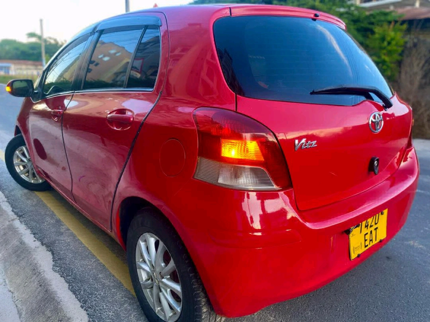Toyota Vitz New Model Red Car thumbnail 3