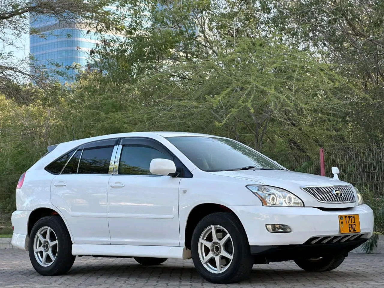 Toyota Harrier 2004, 2AZ Engine, White thumbnail 2