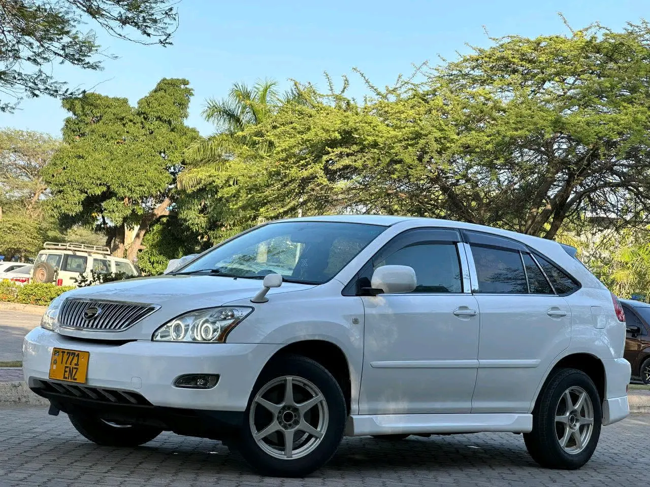 Toyota Harrier 2004, 2AZ Engine, White thumbnail 3