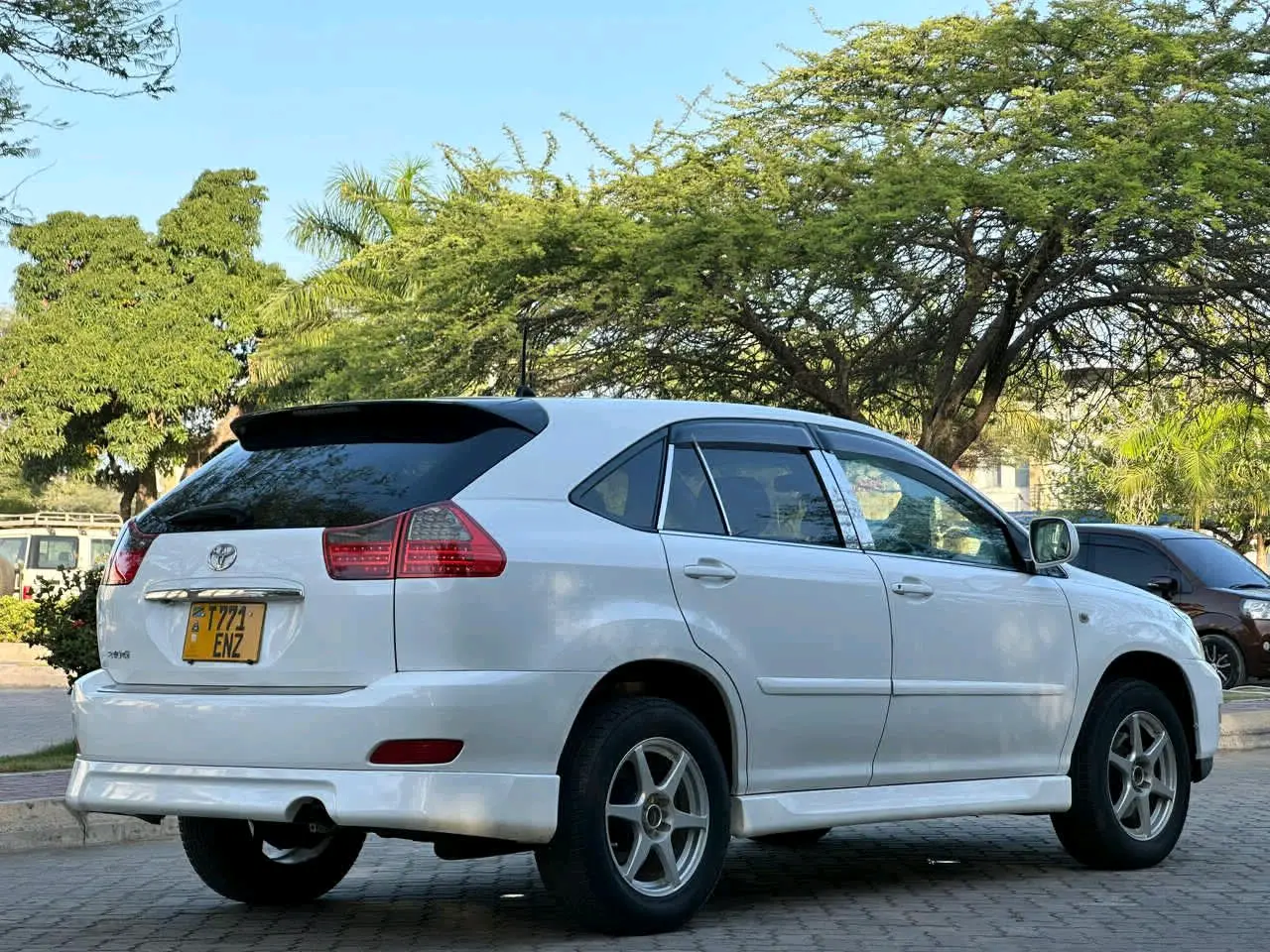Toyota Harrier 2004, 2AZ Engine, White thumbnail 4