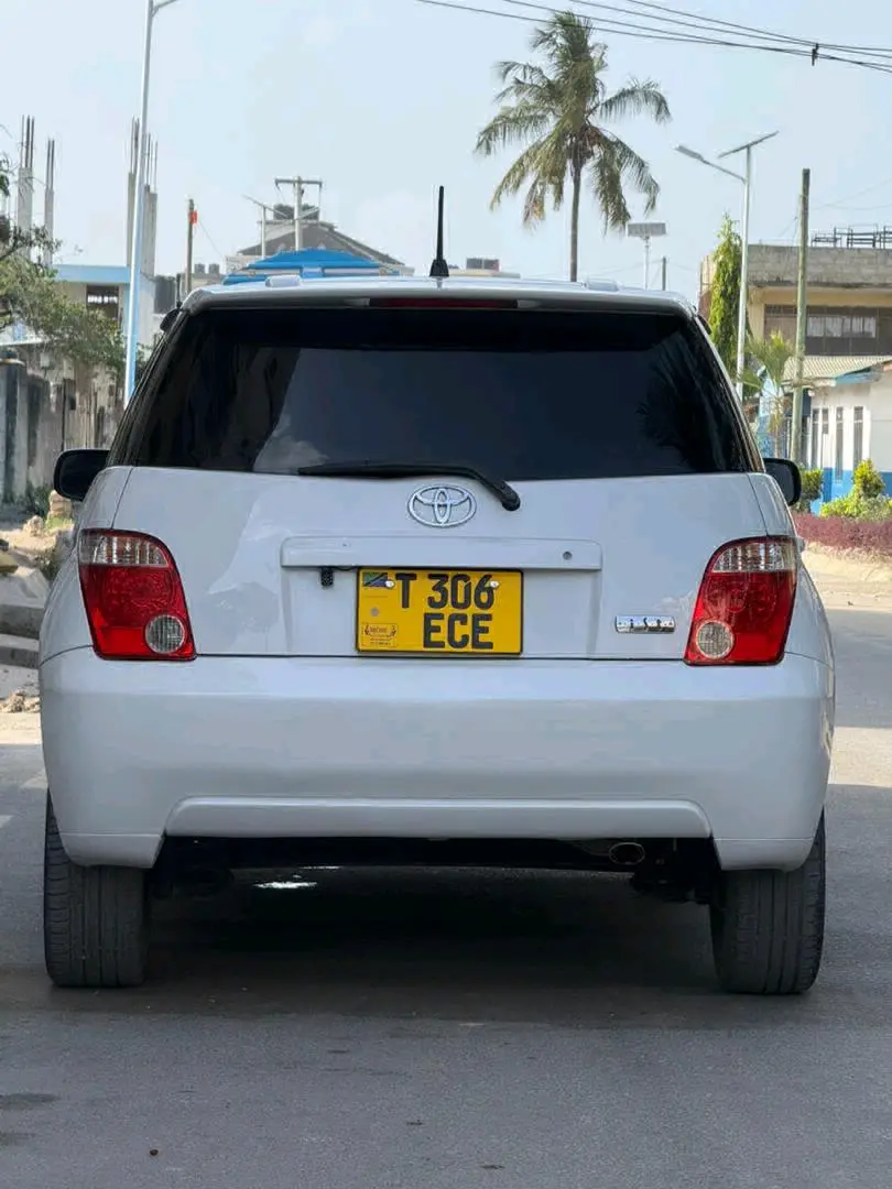 Toyota Ist 2007 Pearly White thumbnail 3