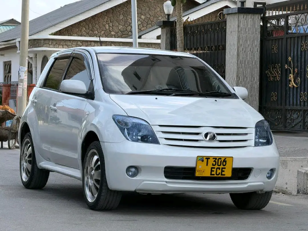 Toyota Ist 2007 Pearly White thumbnail 5
