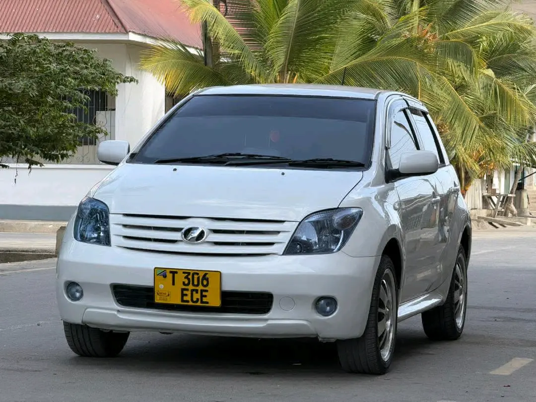 Toyota Ist 2007 Pearly White thumbnail 6