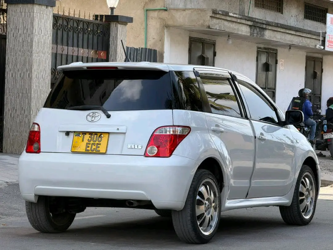 Toyota Ist 2007 Pearly White thumbnail 7
