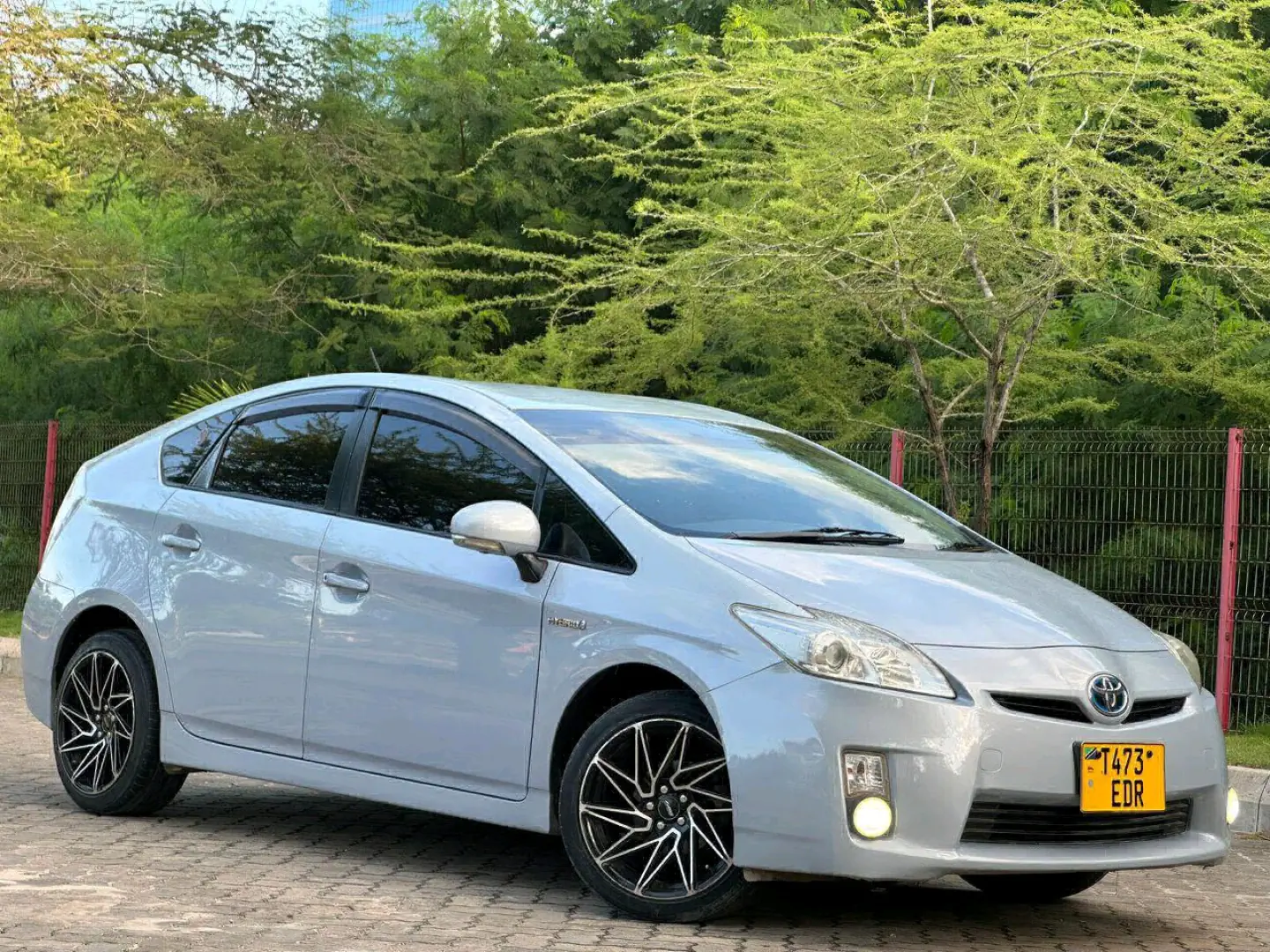 Toyota Prius Hybrid 2010 for Sale thumbnail 2