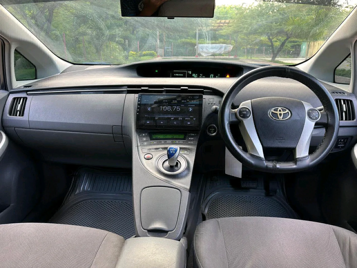 Toyota Prius Hybrid 2010 for Sale thumbnail 8